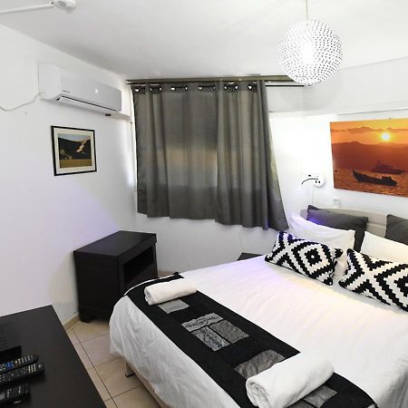 Avi'S Suites Eilat Exterior foto